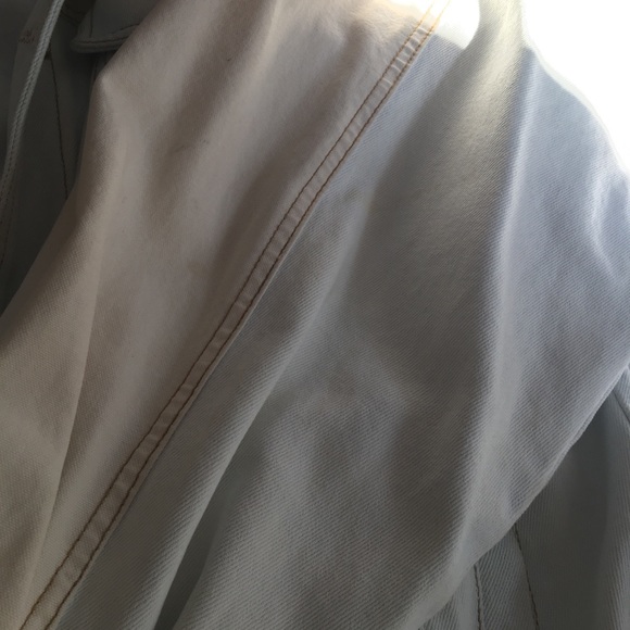 ♻️Vintage Two-Toned Jean Jacket♻️ - Picture 4 of 8